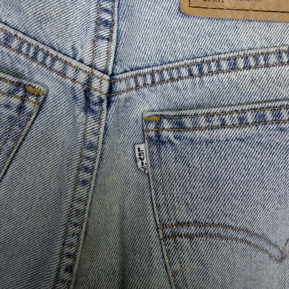 Levis Women 950 Relaxed Fit Denim Shorts Size 8 Light Wash High Rise Vintage 90s - Picture 12 of 12